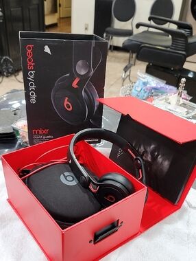 BEATS BY DR. DRE MIXR WIRED HEADPHONES DESIGNED BY DAVID GUETTA